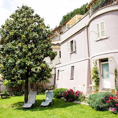 La Magnolia B&B And Apartments Arrone Eksteriør bilde